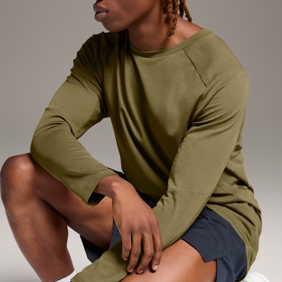 On performance focus long sleeve t - Picture 8 of 10